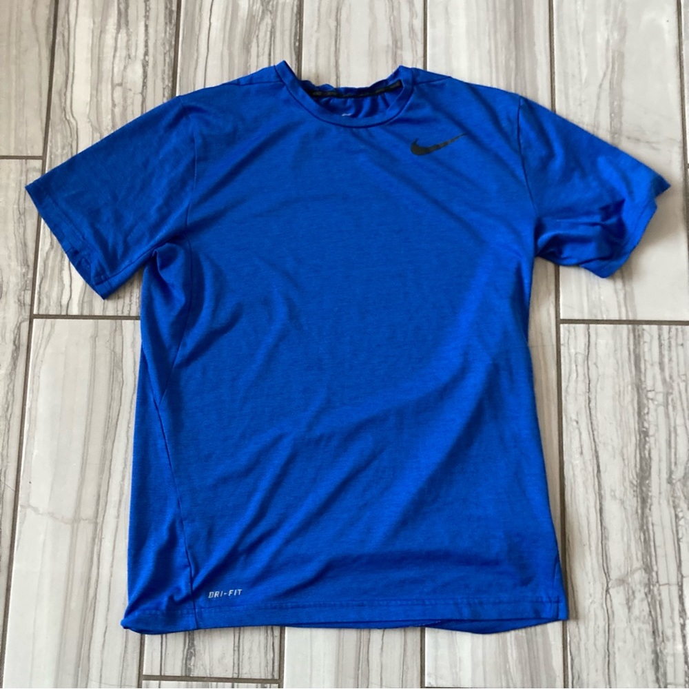 Nike Dri-Fit short sleeve. EUC